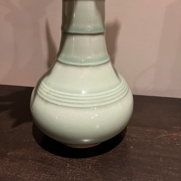 Late 20th Century Chinese Zhongguo Longquan Celedon Bottle Vase - Picture 5 of 6